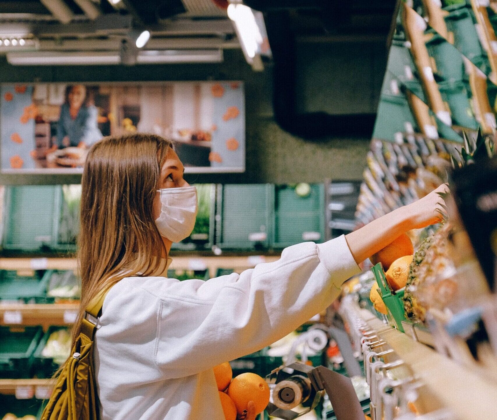 korona virüs ve maske takmak